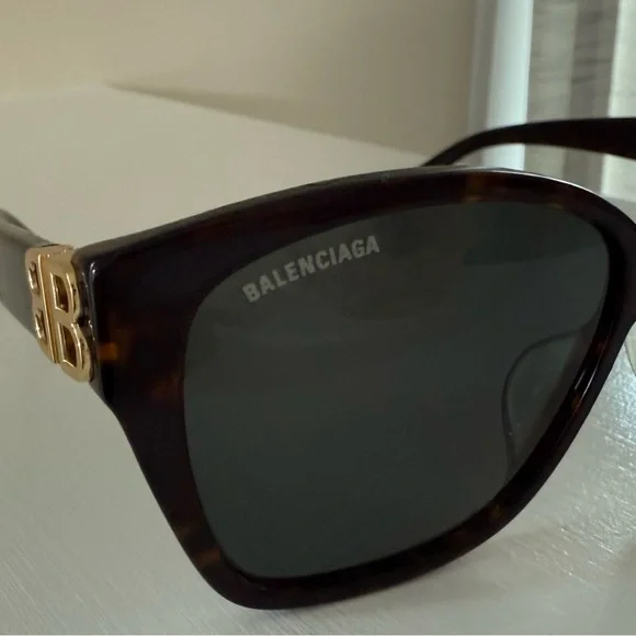 Balenciaga Black Sunglasses with Gold Detail - Picture 4 of 14